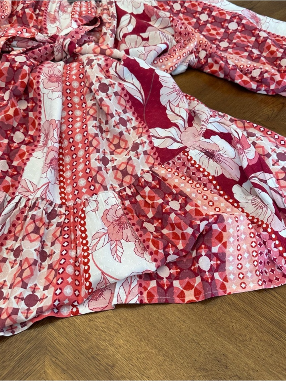 City Chic Patchwork Floral Viscose Cosmo Print Dress, Plus Size, Flowy Mini, New - Picture 9 of 13